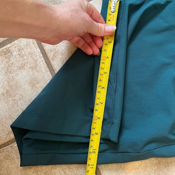 Men’s Lululemon Commission Shorts - Picture 7 of 8